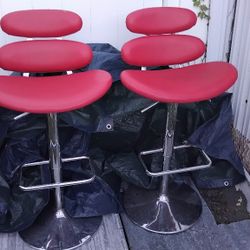 2 Bar Stools 