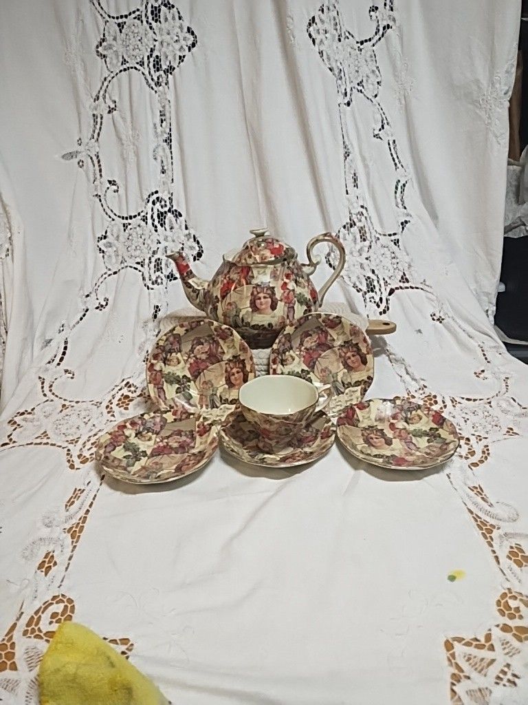 Vintage Special Place Tea Pot Set ..