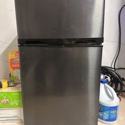 Mini Fridge with Freezer