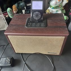 Apple A1136 iPod  And  speaker CROSLEY