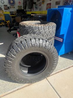 Set of 4 Nitto Ridge Grapplers 35x12.5x17R