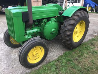 Vintage Antique John Deere Model D Tractor
