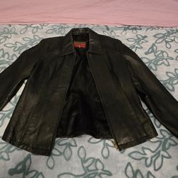 ✨ Women’s Leather Fionte Moto Jacket – Size Medium ✨