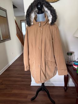 size 2X Women's Tan Parka with Faux Fur Hood size 2X
