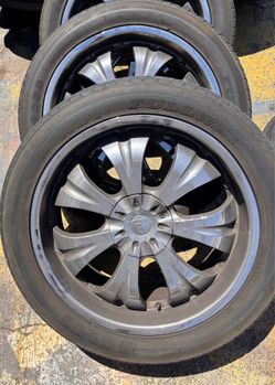 22” Rims with center caps. (Only 2)