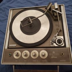 Vintage General Electirc Turn Table + 2 Original Speakers