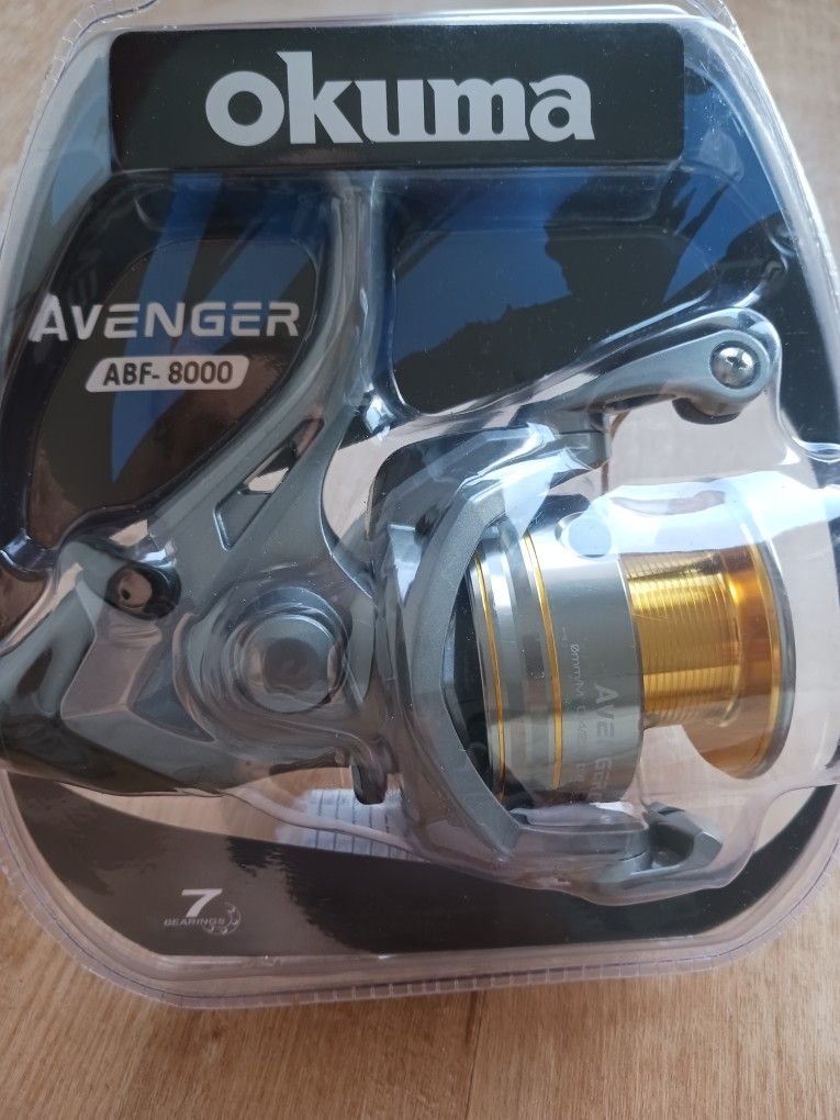 FISHING REEL. AVENGER #8000 $50