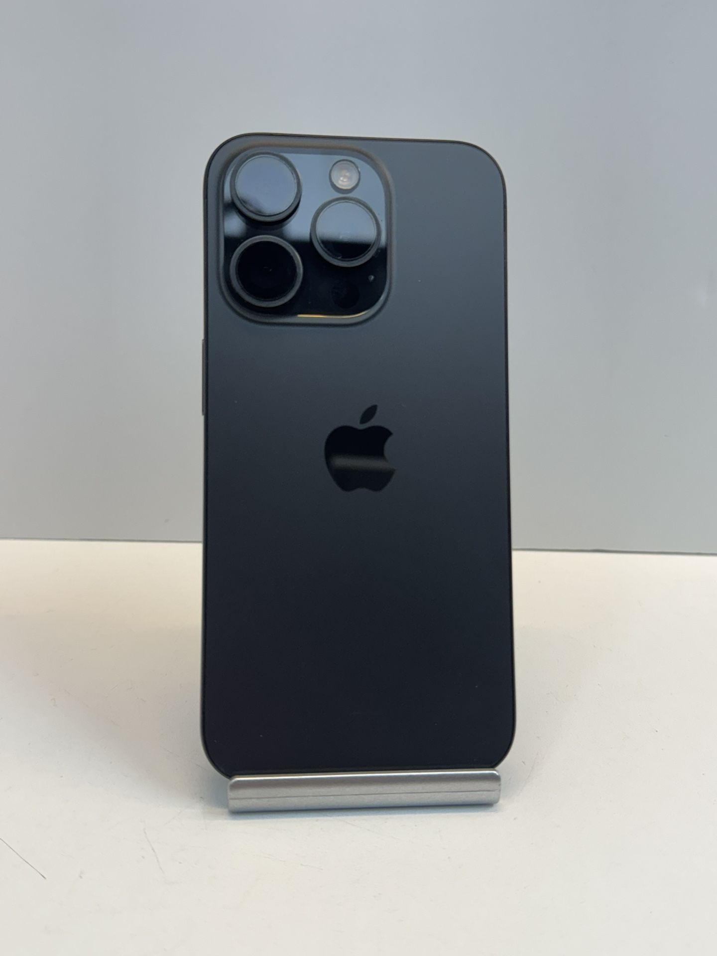 Apple iPhone 15 PRO 128gb. ( Unlocked Cellphone )