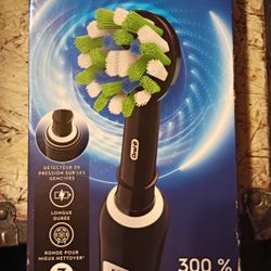 Oral B Rechargeable Toothbrush 