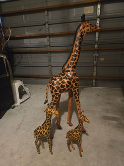 Graffiti statue