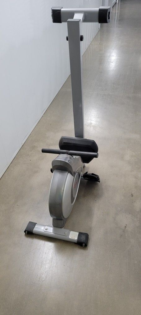 Sunny Health Rowing Machine - Model SF-RW5515