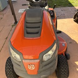 Husqvarna, 2017,22 Hp, 46 Inches Deck.