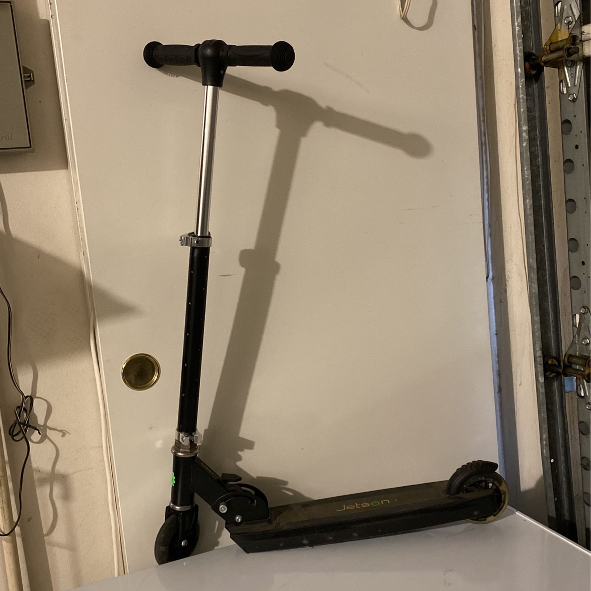 Jetson Light Up Wheel Scooter