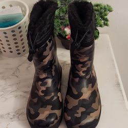 Boy Snow Boots Or Rain Boots Size 2/3