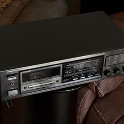 Onkyo TA-R200 Stereo Cassette Tape Deck HX Pro (Made In Japan) - MINT