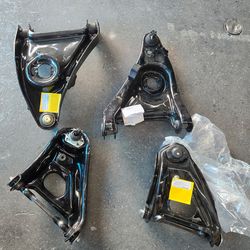 Upper and lower control arms