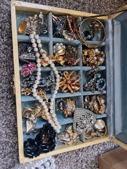 Vintage costume jewelry lot