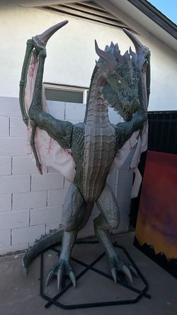 Giant dragon