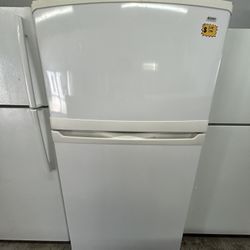 KENMORE 33” TOP AND BOTTOM REFRIGERATOR 
