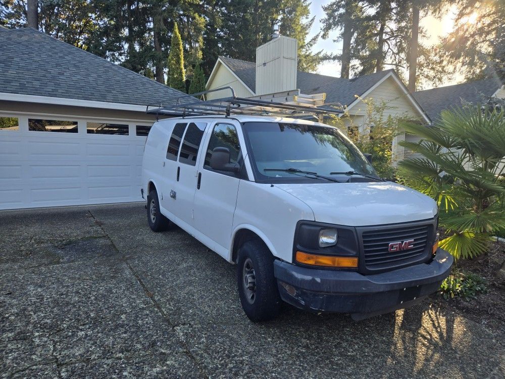2008 Savanna GMC