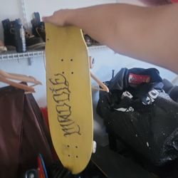 SKATEBOARD 