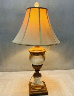 TABLE LAMP, 31.5" TALL, FEATURING A UNIQUE MARBLE BASE IN BROWN AND GREEN TONES. ELEGANT AND DECORATIVE, PERFECT FOR LIVING ROOM, BEDROOM, OR OFFICE.