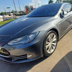 2014 Tesla Model S 85