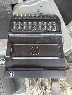 Mackie DL 1608