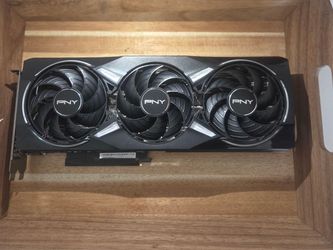 PNY GeForce RTX 5070 ARGB EPIC-X RGB OC Triple Fan