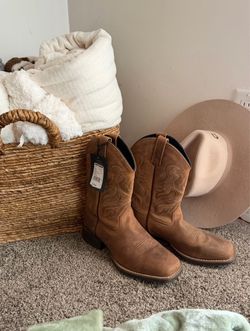 Ariat 9.5