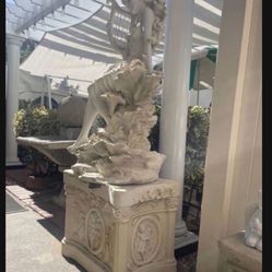 Gorgeous Statue Fountain with base perfect condition worth $900 