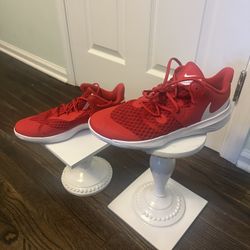 Men’s MIke Sneakers Size: 10 