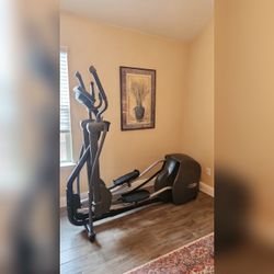 Sportsart 807p Elliptical - Like New - Leander, TX
