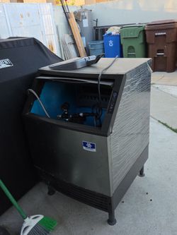 Ice maker machine