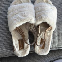 Kookaburra Slipping Fur Sandals
