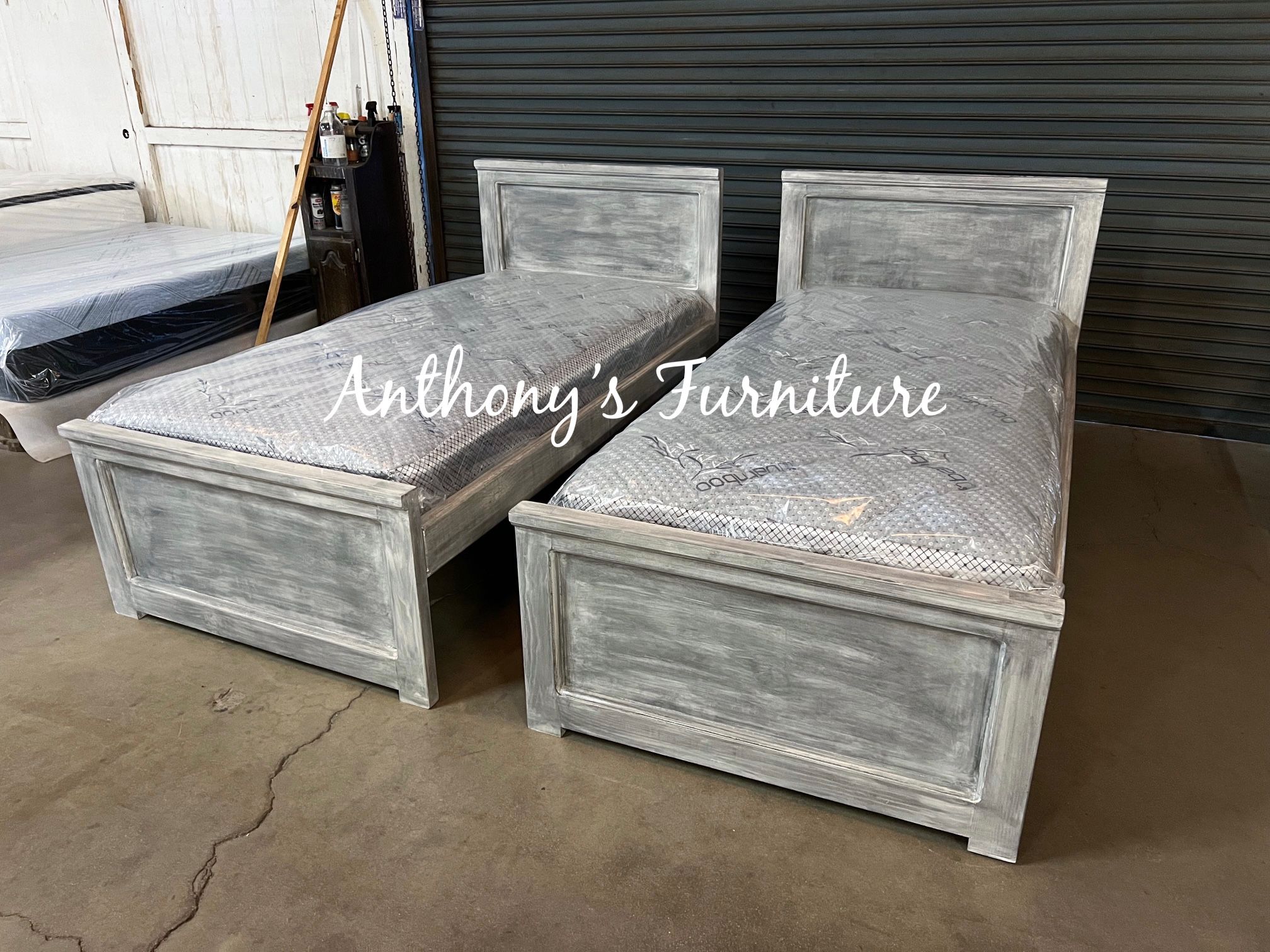 2 Twin Beds With 2 Mattresses 