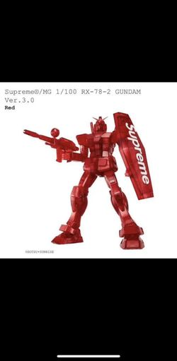 Brand New BANDAI x Supreme MG 1/100 RX-78-2 GUNDAM Ver. 3.0 Plastic Model Kit