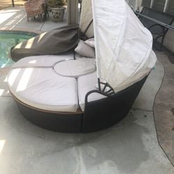 Daybed/Seating Outdoor Lounge With Cover