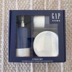 NEW Gap Bath Accessory Set- Soap Dish, Toothbrush Holder, Lotion Pump