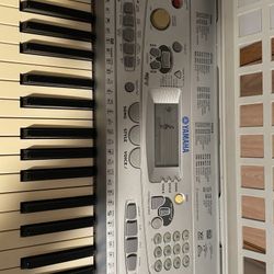 Yamaha Keyboard 