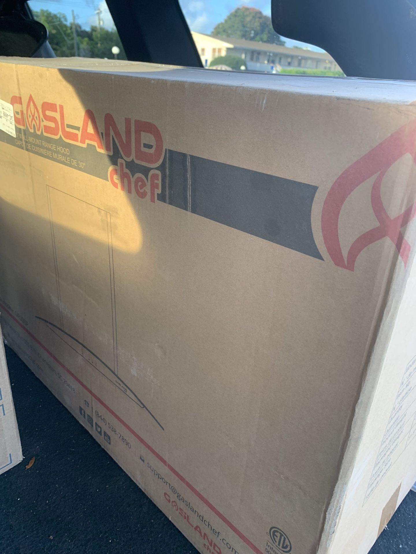 BRAND NEW – Gasland Chef 30” Wall Mount Range Hood