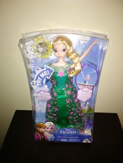 Brand New Frozen Elsa Singing Doll