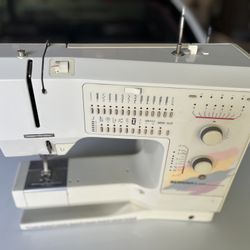 Bernina Sewing Machine 