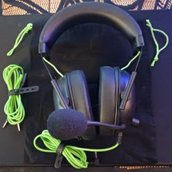 Razer BlackShark V2 Wired Gaming Headset In Like New Condition And Working Perfectly 