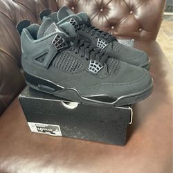 Retro Jordan 4 Black Cats Size 10.5