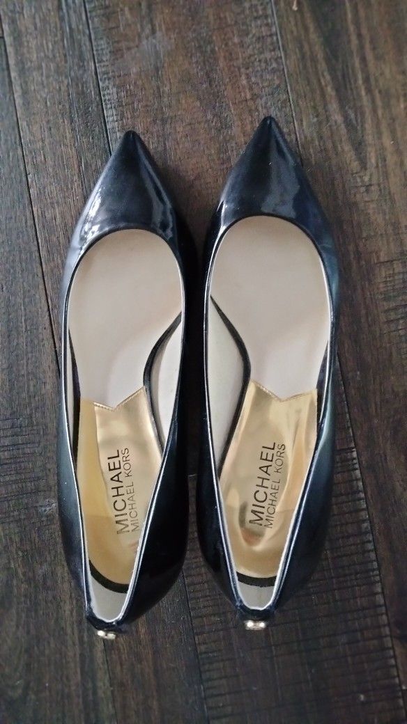 New ladies size 8.5M Michael Kors heels