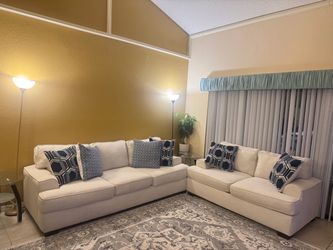Large L-Shaped Sectional Sofa – Good Condition