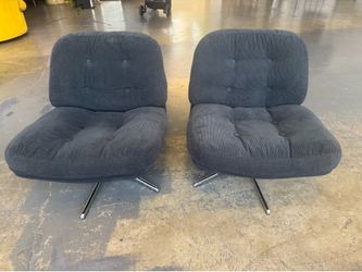 Ikea chair dyvlinge like new