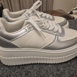 Women's Size 7.5 Brand New shoes