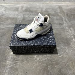 Jordan 4 Retro Midnight Navy 